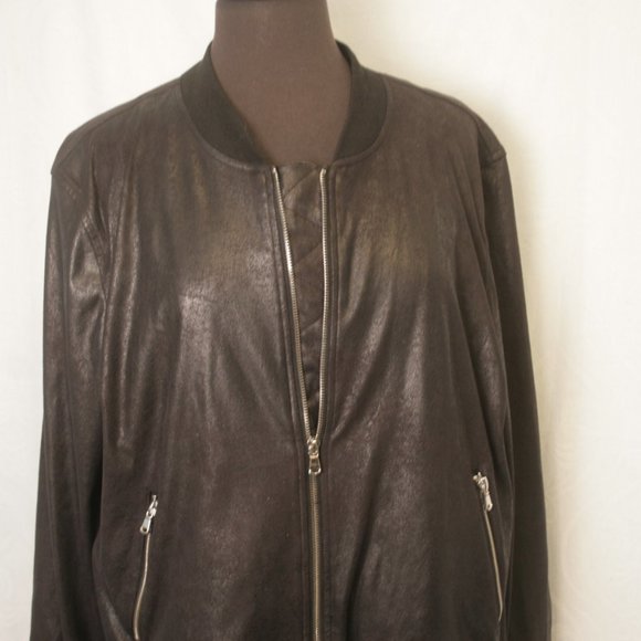 Lightweight Jacket - looks like leather, but is fabric - Picture 3 of 4
